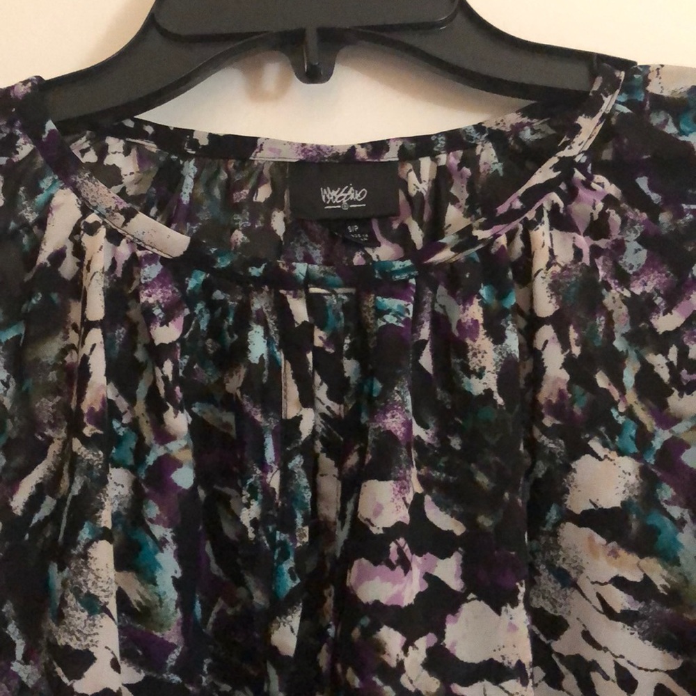 Flowy Blouse - Picture 2 of 4